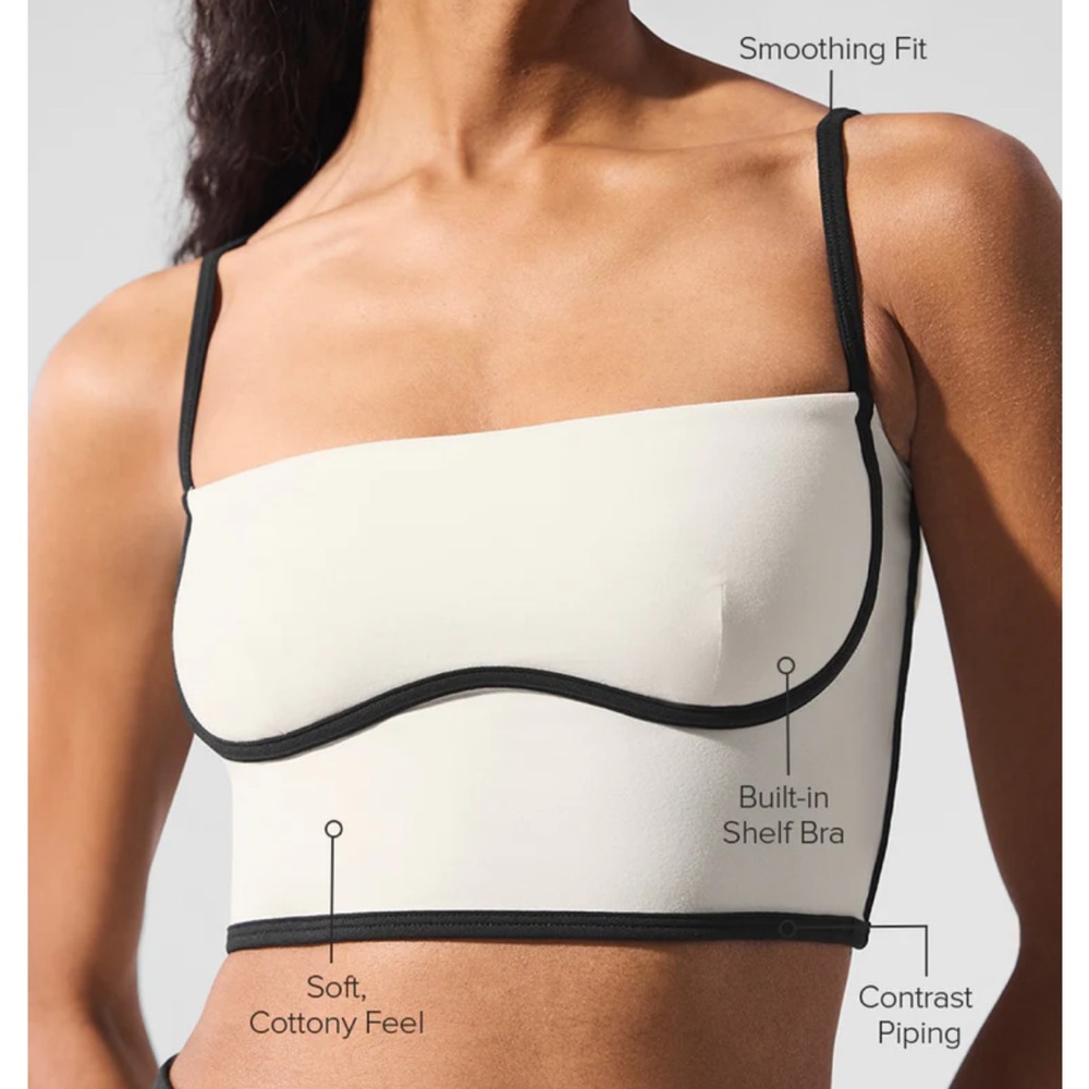 Alo Yoga Airbrush Set (Ivory/Black Tank + High-Waist Leggings)